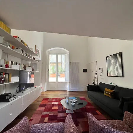 Flo House Apartment